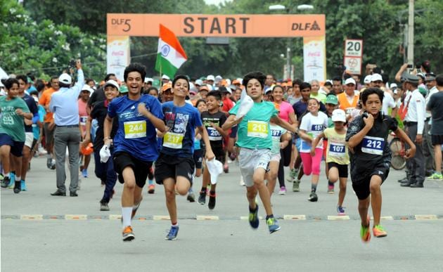 Nearly 600 people participated in the 5 km long freedom run organized by DLF 5.(Parveen Kumar/HT Photo) Nearly 600 people participated in the 5 km long freedom run organized by DLF 5.(Parveen Kumar/HT Photo)