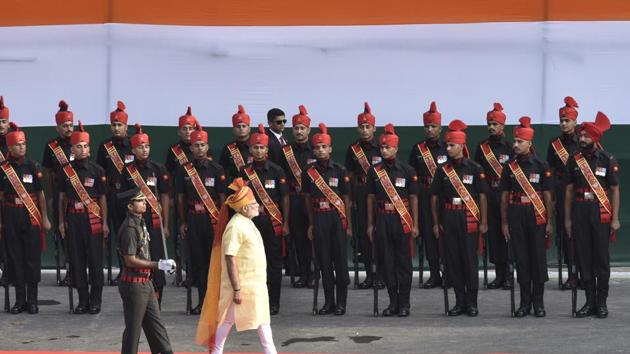 Prime Minister Narendra Modi inspects a guard of honour during the country's 71st Independence Day celebrations at the Red Fort in New Delhi.(Raj K Raj/HT Photo)