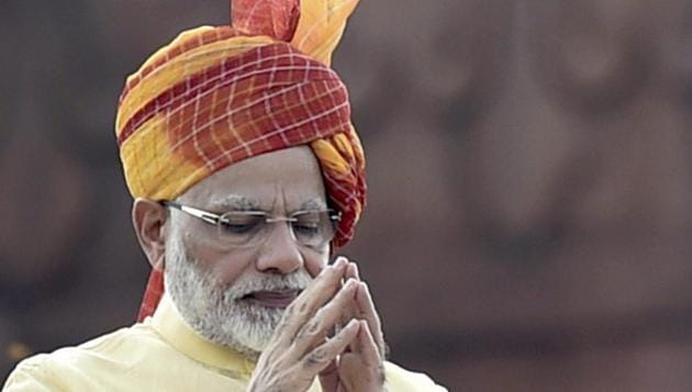 Prime Minister Narendra Modi gestures while addressing the nation during the 71st Independence Day function at the historic Red Fort in Delhi on Tuesday.(PTI) Prime Minister Narendra Modi gestures while addressing the nation during the 71st Independence Day function at the historic Red Fort in Delhi on Tuesday.(PTI)