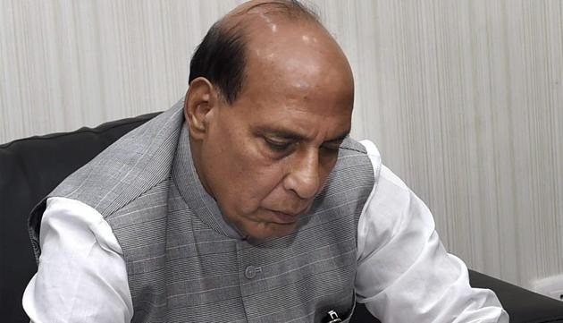 Union home minister Rajnath Singh donates his salary towards "Bharat Ke Veer" fund during the launch of a social media awareness campaign, on the eve of Independence Day in New Delhi on Monday. (PTI) Union home minister Rajnath Singh donates his salary towards "Bharat Ke Veer" fund during the launch of a social media awareness campaign, on the eve of Independence Day in New Delhi on Monday. (PTI)