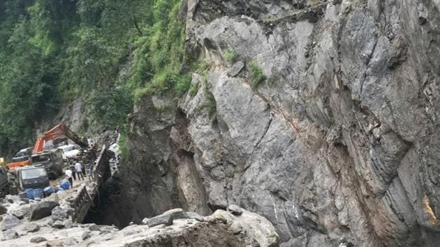 Work in progress to restore road connectivity in landslide affected Malpa.(HT Photo) Work in progress to restore road connectivity in landslide affected Malpa.(HT Photo)