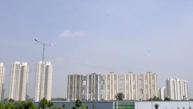 During the 2017 state assembly polls, the Bharatiya Janata Party (BJP) had promised homebuyers that if voted to power it will follow up with developers to deliver on stuck housing projects.(Sunil Ghosh/ HT file)