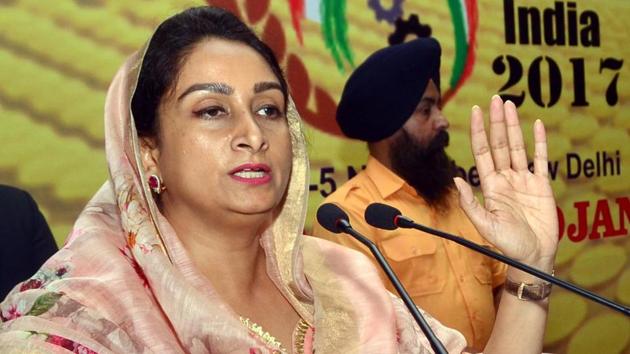 Harsimar Kaur Badal addressing a gathering of farmers and the industry at the sidelines of a Confederation of Indian Industry (CII) function in Amritsar on Wednesday. (Sameer Sehgal /HT) Harsimar Kaur Badal addressing a gathering of farmers and the industry at the sidelines of a Confederation of Indian Industry (CII) function in Amritsar on Wednesday. (Sameer Sehgal /HT)