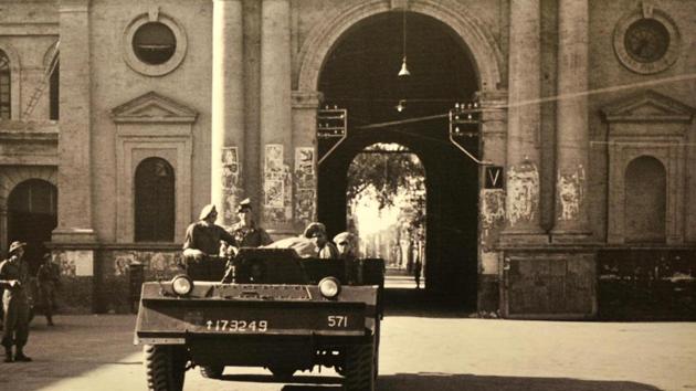Amritsar was the transit point of the mass migration on both sides of the border which displaced nearly 15 million people from their ancestral homes. The museum recounts the painful experience of people on both sides through poetry, first-person accounts, paintings, installations, donated mementos and artefacts from individuals. (HT Photo)