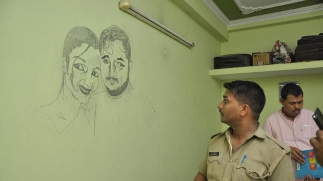 The woman was good at sketching and had painted on her wall. (Sakib Ali/HT Photo) The woman was good at sketching and had painted on her wall. (Sakib Ali/HT Photo)