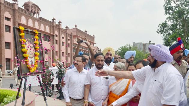 Punjab chief minister Captain Amarinder Singh on Thursday inaugurated the Partition Museum in Amritsar in a tribute to millions of people who lost their lives when Pakistan was carved out of India and called for learning lessons from history to ensure such sad events do not occur again. (Sameer sehgal/HT)