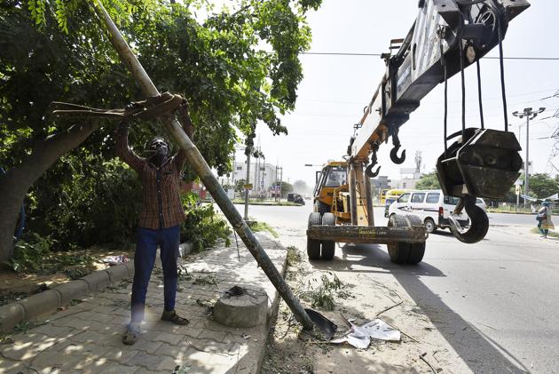 The electricity pole near which the children had been playing. (Sanjeev Verma/HT PHOTO) The electricity pole near which the children had been playing. (Sanjeev Verma/HT PHOTO)
