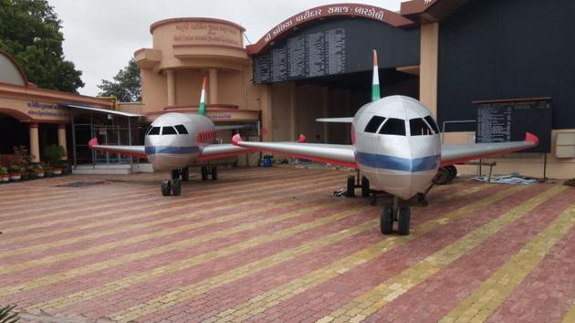 Replica aircraft of Moksha and Swarg Airlines. (HT Photo) Replica aircraft of Moksha and Swarg Airlines. (HT Photo)