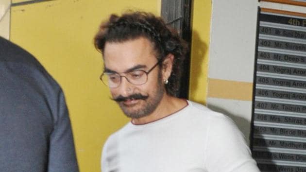 Aamir Khan spotted outside a studio in Andheri, Mumbai.(HT Photo/ Yogen Shah)