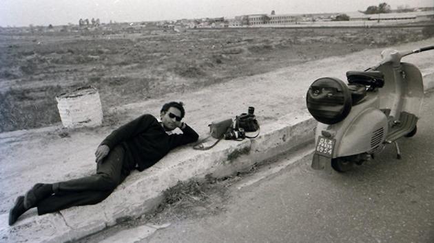 Renowned Indian Photographer S Paul, the father of modern Indian photojournalism passed away at the age of 88, at his Surya Nagar residence in Sahibabad at 9.30 p.m on Wednesday August 16, 2017. Accompanying him on his pyre was an old analog camera. (Pramod Pushkarna)