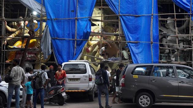 Under the wraps: Finishing touches are on at this Byculla workshop. (Anshuman Poyrekar/HT Photo) 