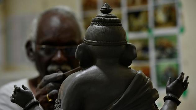 A clay idol being readied. (Anshuman Poyrekar/HT Photo) 