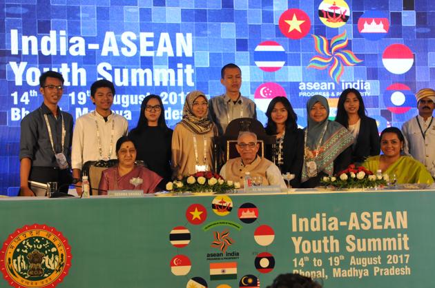 Bhopal, India - Aug. 18, 2017: Indonesian delegation posing for a group photograph with External affairs minister Sushma Swaaraj and Governor of Madhya Pradesh O P Kohli during India- ASEAN youth summit in Bhopal, India, on Friday, August 18, 2017. (Photo by Mujeeb Faruqui/Hindustan Times)(Mujeeb Faruqui/HT Photo)