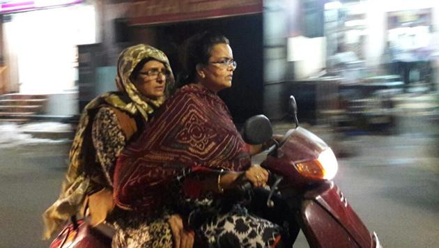 Kiran Bedi on a ‘night round’ of Puducherry on Friday.(Kiran Bedi’s OfficialTwitter Page)