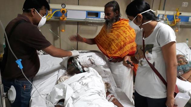 An injured man being tended to at the Lala Lajpat Rai Medical College in Meerut after the Puri-Haridwar Utkal Express train derailed in Khatauli near Muzaffarnagar. (Chahatram / HT Photo) An injured man being tended to at the Lala Lajpat Rai Medical College in Meerut after the Puri-Haridwar Utkal Express train derailed in Khatauli near Muzaffarnagar. (Chahatram / HT Photo)