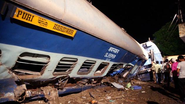 Fourteen coaches of the Puri-Haridwar Utkal Express train derailed in Khatauli near Muzaffarnagar on Saturday evening.(PTI Photo)