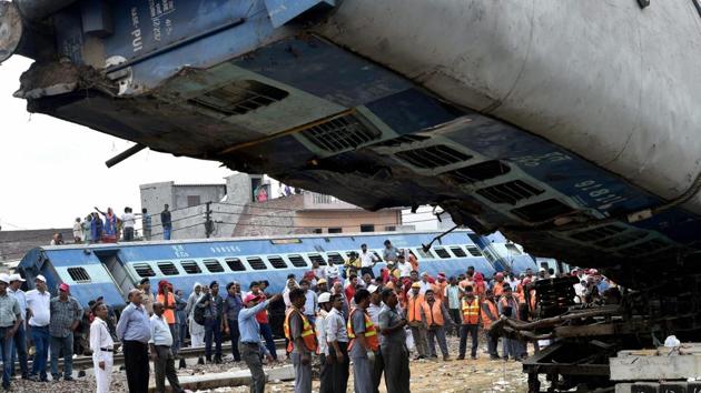 A mangled coach of the Puri-Haridwar Utkal Express in Khatauli near Muzaffarnagar.(PTI)