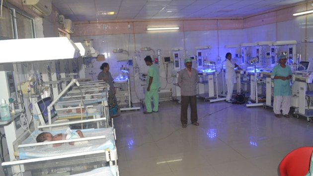 The medical college, which gets patients from seven UP districts and even Madhya Pradesh, virtually always struggles with fund crunch and staff strength. (HT File) The medical college, which gets patients from seven UP districts and even Madhya Pradesh, virtually always struggles with fund crunch and staff strength. (HT File)