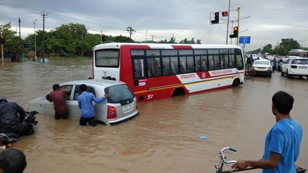 In pics: Heavy downpour throws life out of gear in tricity | Hindustan ...