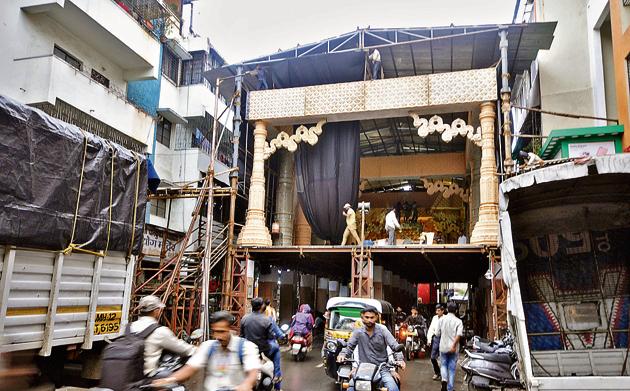 Narrow roads have become narrower due to installation of pandals.(HT Photo)