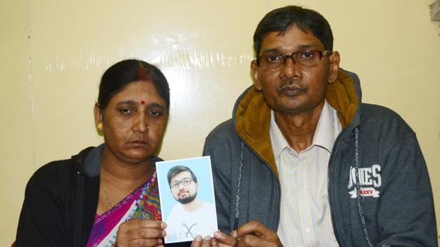 Parents of Subhadip Das in Shimla on Sunday. (Deepak Sansta/HT) Parents of Subhadip Das in Shimla on Sunday. (Deepak Sansta/HT)