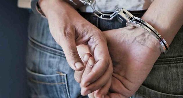 Using the account, the duo transferred Rs16,000 to the account two other accused -- Javed Shaikh, 25 and Sandeep Kanoji, 28. (HT) Using the account, the duo transferred Rs16,000 to the account two other accused -- Javed Shaikh, 25 and Sandeep Kanoji, 28. (HT)