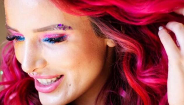 Bella Thorne incorporates fluorescent hues into her beauty prep. (Courtesy: Bella Thorne/Instagram) Bella Thorne incorporates fluorescent hues into her beauty prep. (Courtesy: Bella Thorne/Instagram)