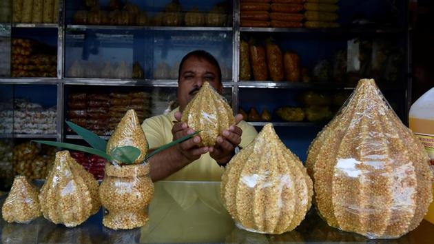 Jumbo prasad is ready. (Kunal Patil/HT Photo) 
