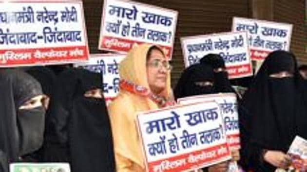 Women hold placards against triple talaq, in New Delhi.(PTI File Photo) Women hold placards against triple talaq, in New Delhi.(PTI File Photo)