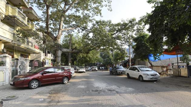 Residents of DLF can file their objections to the deficiency assessment report till the end of the month. (Sanjeev Verma/HT PHOTO) Residents of DLF can file their objections to the deficiency assessment report till the end of the month. (Sanjeev Verma/HT PHOTO)