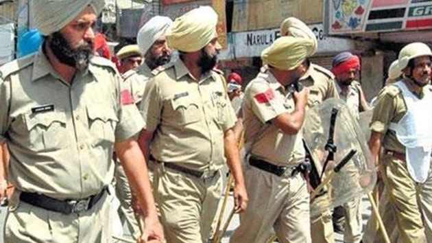 CM Capt Amarinder Singh also ordered withdrawal of 1,000 police personnel from VVIP security for deployment on field duty to strengthen the security blanket in the state, said an official spokesperson. (HT File Photo) CM Capt Amarinder Singh also ordered withdrawal of 1,000 police personnel from VVIP security for deployment on field duty to strengthen the security blanket in the state, said an official spokesperson. (HT File Photo)