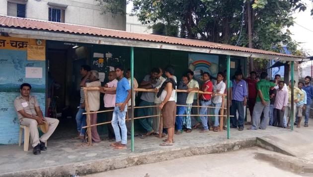 Polling for the bypoll to Bawana Assembly constituency was slow as only 35 per cent of an estimated 2.94 lakh voters exercised their franchise by 3pm. (HT Photo) Polling for the bypoll to Bawana Assembly constituency was slow as only 35 per cent of an estimated 2.94 lakh voters exercised their franchise by 3pm. (HT Photo)