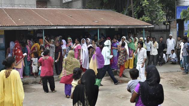 Bawana went to polls on Wednesday after the area MLA Ved Parkash switched sides to the BJP earlier this year.(Sushil Kumar/HT PHOTO) Bawana went to polls on Wednesday after the area MLA Ved Parkash switched sides to the BJP earlier this year.(Sushil Kumar/HT PHOTO)