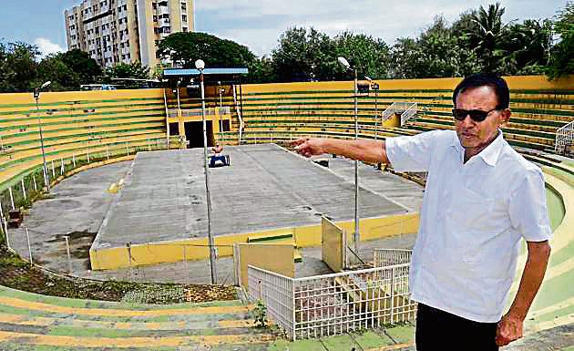Damidar Takale, President of Rashtriy Talim Sangh at Chhatrapati Shivaji stadium near Juna Bajar in Pune. (Ravindra Joshi/HT PHOTO) Damidar Takale, President of Rashtriy Talim Sangh at Chhatrapati Shivaji stadium near Juna Bajar in Pune. (Ravindra Joshi/HT PHOTO)