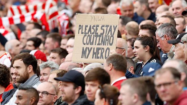 Liverpool FC fans have been pleading with Philippe Coutinho to stay at Anfield, rejecting the offer from FC Barcelona. (Getty Images) Liverpool FC fans have been pleading with Philippe Coutinho to stay at Anfield, rejecting the offer from FC Barcelona. (Getty Images)