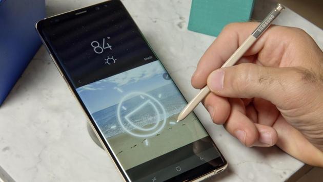 This Aug. 16, 2017, photo, shows a Samsung Galaxy Note 8 and accompanying stylus on display, in New York. Samsung is trying to move past last year’s explosive Galaxy Note 7 launch with a successor sporting a dual-lens camera, animated messages, expanded note-taking and lower battery capacity. (AP Photo) This Aug. 16, 2017, photo, shows a Samsung Galaxy Note 8 and accompanying stylus on display, in New York. Samsung is trying to move past last year’s explosive Galaxy Note 7 launch with a successor sporting a dual-lens camera, animated messages, expanded note-taking and lower battery capacity. (AP Photo)