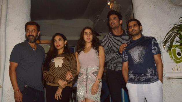 Sushant Singh Rajput and Sara Ali Khan with their Kedarnath team. (Prodip Guha/HT Photo) Sushant Singh Rajput and Sara Ali Khan with their Kedarnath team. (Prodip Guha/HT Photo)