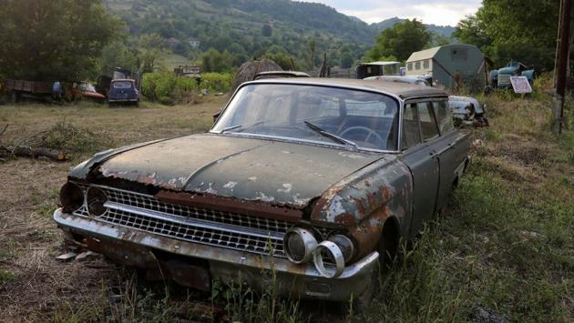 In 2015, a human rights official appointed by parliament said the country should ask migrants flooding through the Balkans from the Middle East to settle in empty villages but the idea was later abandoned. (Marko Djurica / REUTERS)