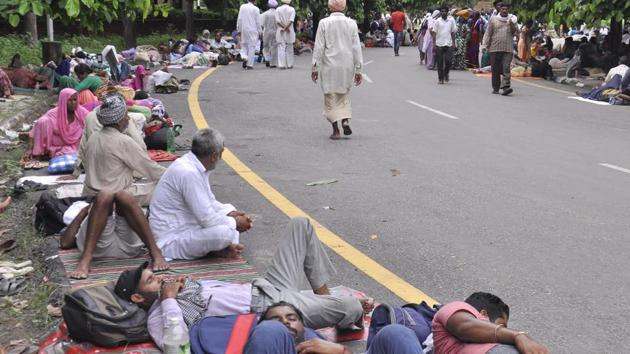 Figures reveal that most of the districts have only 1,100- 1,400 cops against the requirement of about 3,000. The number of policewomen in most of the districts is around 50. (Sant Arora/HT) Figures reveal that most of the districts have only 1,100- 1,400 cops against the requirement of about 3,000. The number of policewomen in most of the districts is around 50. (Sant Arora/HT)
