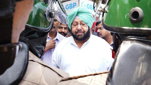 Punjab chief minister Capt Amarinder Singh has appealed for calm and peace. Bodies have been taken to the general hospital in Sector-6, Panchkula, while curfew is imposed in Patiala and Fazilka districts of Punjab. Punjab and Haryana high court says Dera will have to pay for damages caused. (Sushil Prajapati / HT Photo)