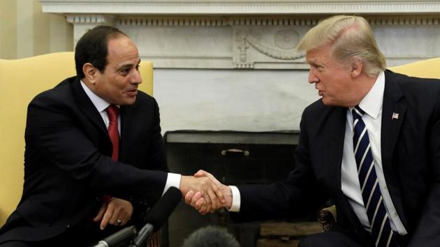 US President Donald Trump shakes hands with Egyptian President Abdel Fattah al-Sisi in the Oval Office of the White House in Washington, in April 3, 2017. (Reuters File Photo) US President Donald Trump shakes hands with Egyptian President Abdel Fattah al-Sisi in the Oval Office of the White House in Washington, in April 3, 2017. (Reuters File Photo)