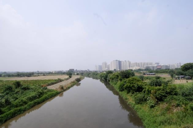Dhirendra Singh to take out a march for the cleaning of Hindon River. (Sunil Ghosh/HT Photo) Dhirendra Singh to take out a march for the cleaning of Hindon River. (Sunil Ghosh/HT Photo)