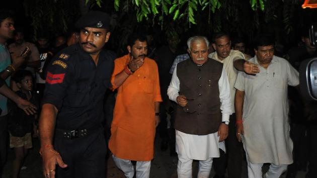 Manohar Lal Khattar visit Panchkula after clash of Dera Followers at Panchkula On Friday August 25 2017. (HT Photo) Manohar Lal Khattar visit Panchkula after clash of Dera Followers at Panchkula On Friday August 25 2017. (HT Photo)