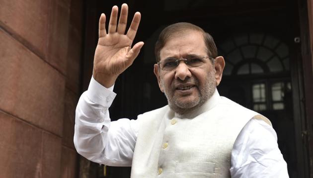 Sharad Yadav will attend RJD’s anti-BJP rally in Patna on Sunday defying his party JD (U)’s call to abstain. (HT PHOTO) Sharad Yadav will attend RJD’s anti-BJP rally in Patna on Sunday defying his party JD (U)’s call to abstain. (HT PHOTO)