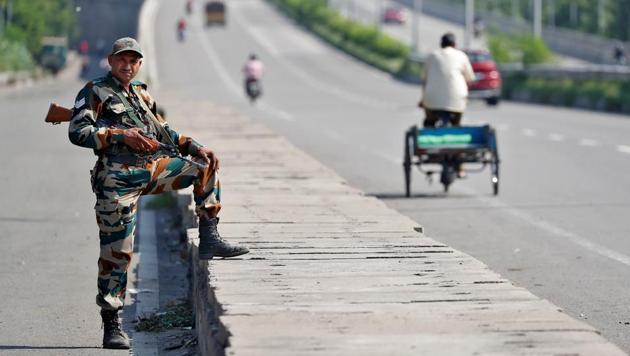 Soldiers patrol the streets in Panchkula, a day after conviction of Dera Sacha Sauda chief Gurmeet Ram Rahim Singh.(Reuters Photo)