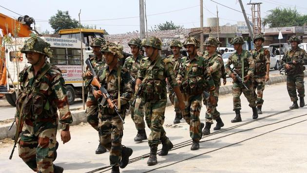 Army conducing flag march in Sirsa on August 26. (HT Photo) Army conducing flag march in Sirsa on August 26. (HT Photo)