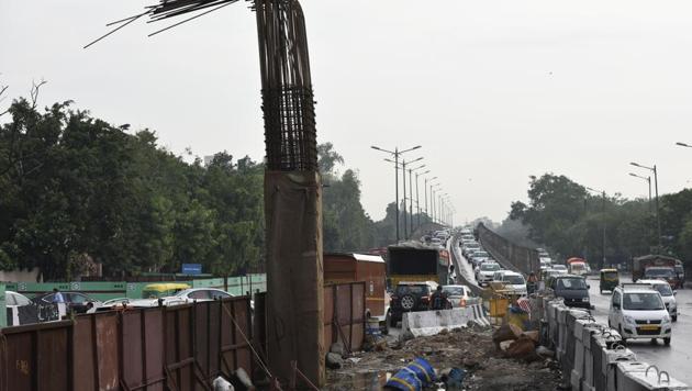 Construction of a parallel flyover along the existing one at Rao Tula Ram flyover is on. CRRI has proposed micro perforated noise barriers, which will absorb the noise instead of reflective sheets that were installed in the existing infrastructure. (Vipin Kumar/HT Photo) Construction of a parallel flyover along the existing one at Rao Tula Ram flyover is on. CRRI has proposed micro perforated noise barriers, which will absorb the noise instead of reflective sheets that were installed in the existing infrastructure. (Vipin Kumar/HT Photo)