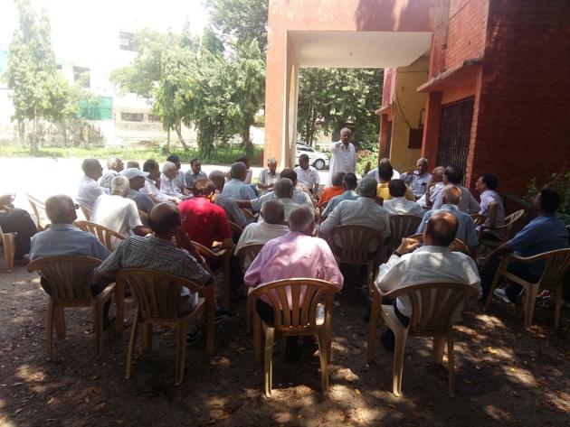 Following a meeting on Friday, residents wrote to Gurgaon deputy commissioner seeking his intervention in the matter. (HT PHOTO) Following a meeting on Friday, residents wrote to Gurgaon deputy commissioner seeking his intervention in the matter. (HT PHOTO)