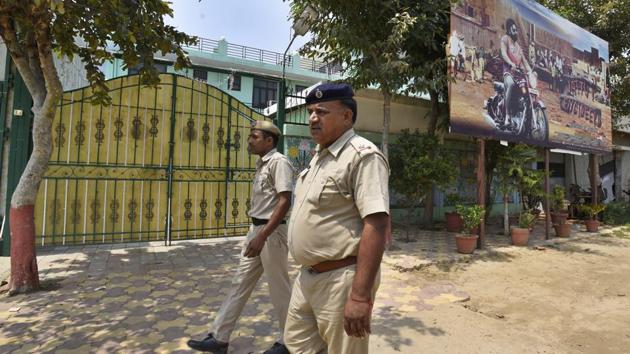 The ashram, ‘ Naam Charcha Ghar’ in South City-2 in Sector 50 is wearing a deserted look for the last four days. (Sanjeev Verma/HT PHOTO) The ashram, ‘ Naam Charcha Ghar’ in South City-2 in Sector 50 is wearing a deserted look for the last four days. (Sanjeev Verma/HT PHOTO)