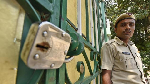 The schools sent out messages to parents and the staff members on Sunday, clarifying that the school will remain closed only for the students and the staff will report as usual. (Sanjeev Verma/HT PHOTO) The schools sent out messages to parents and the staff members on Sunday, clarifying that the school will remain closed only for the students and the staff will report as usual. (Sanjeev Verma/HT PHOTO)